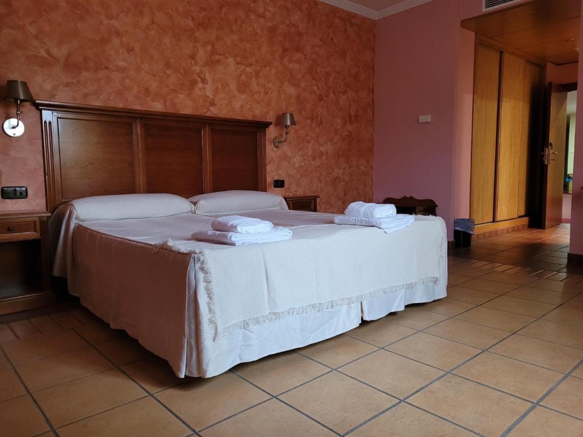 Hospedium Hotel Dona Mafalda De Castilla 플라센시아 외부 사진