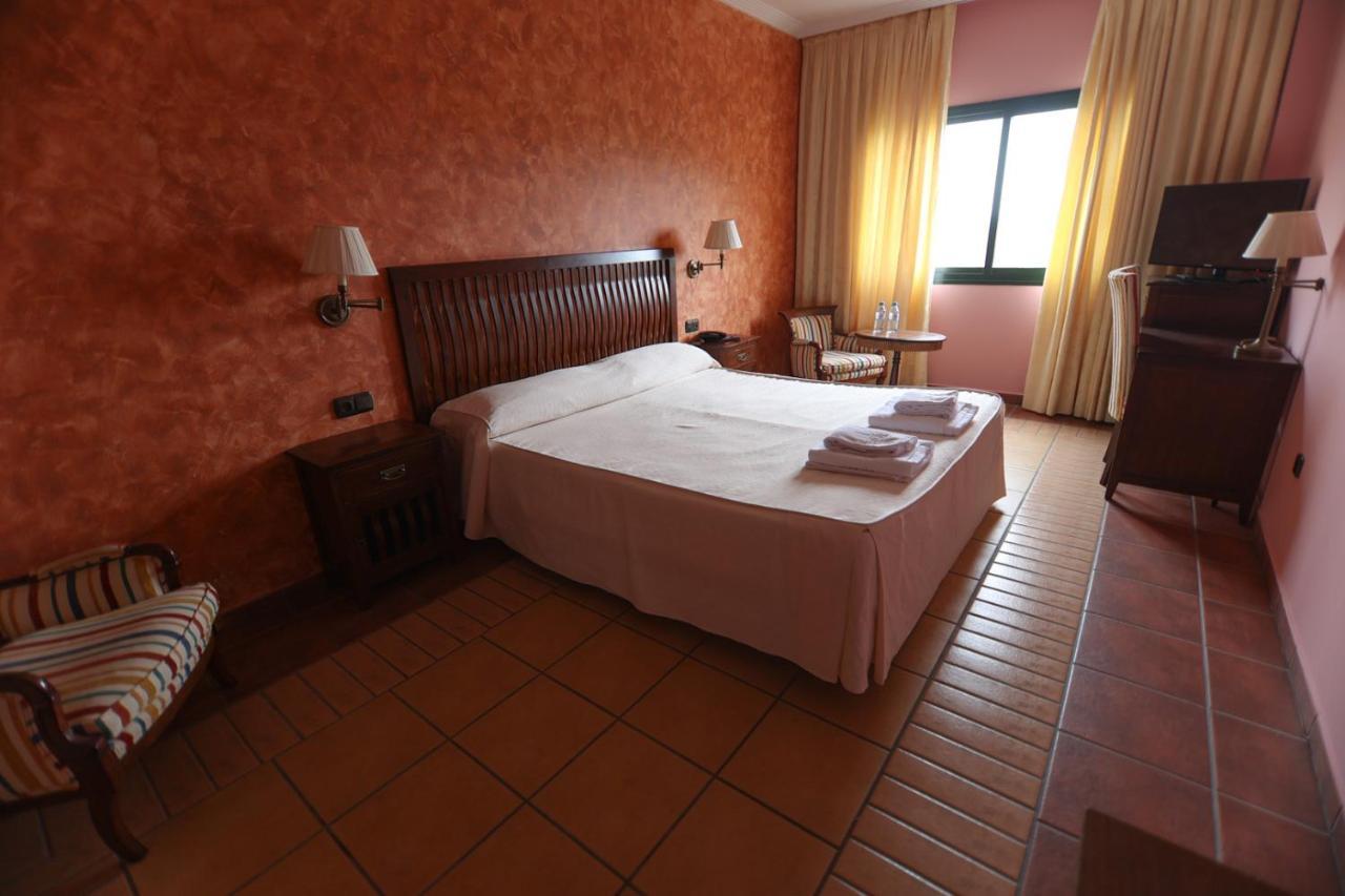 Hospedium Hotel Dona Mafalda De Castilla 플라센시아 외부 사진