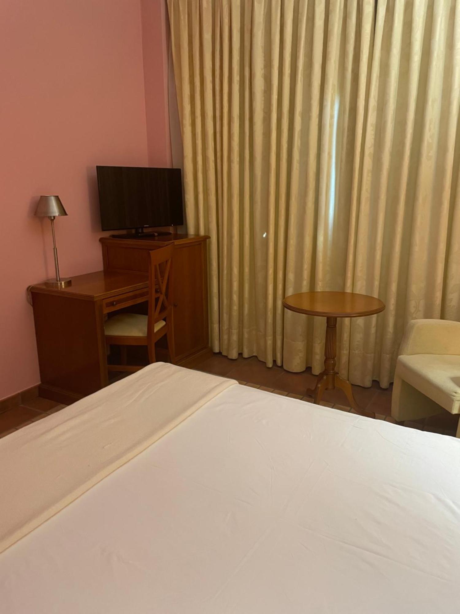 Hospedium Hotel Dona Mafalda De Castilla 플라센시아 외부 사진